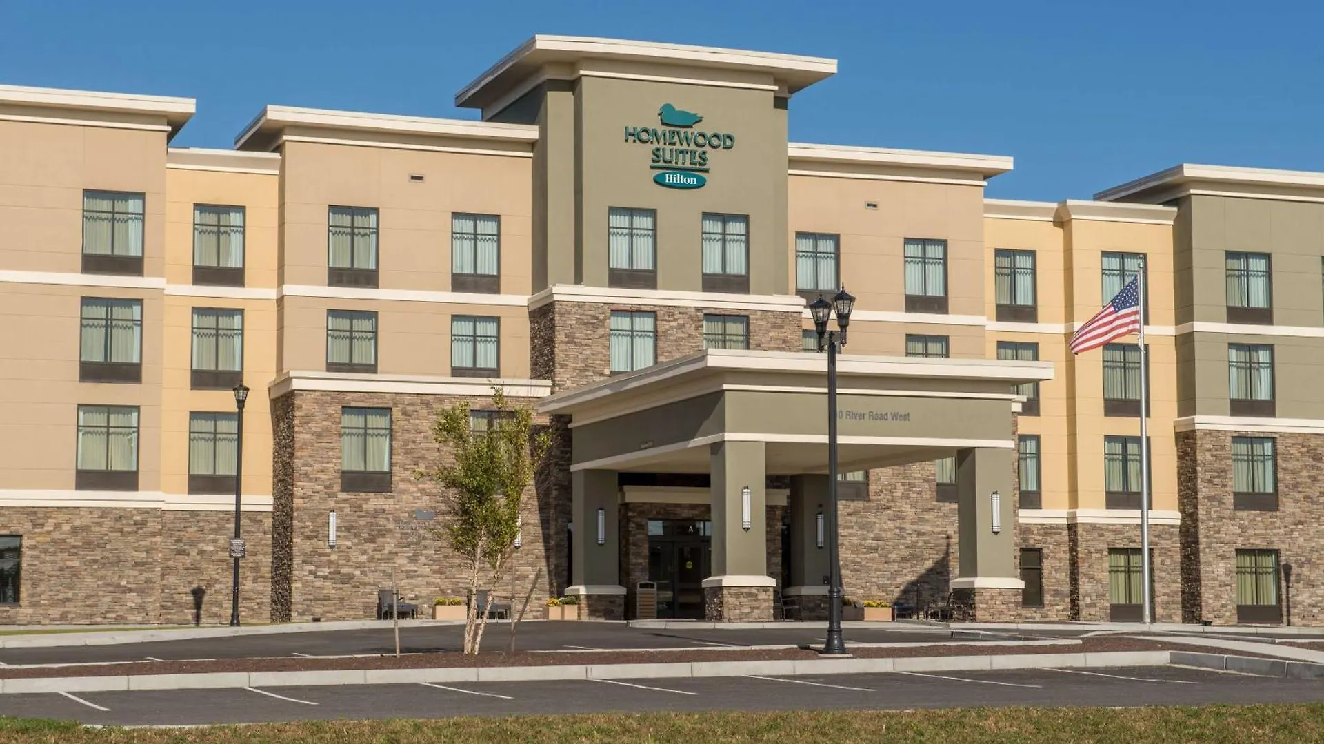4 Hotels Near Solomon Pond Mall That Deliver Real Value