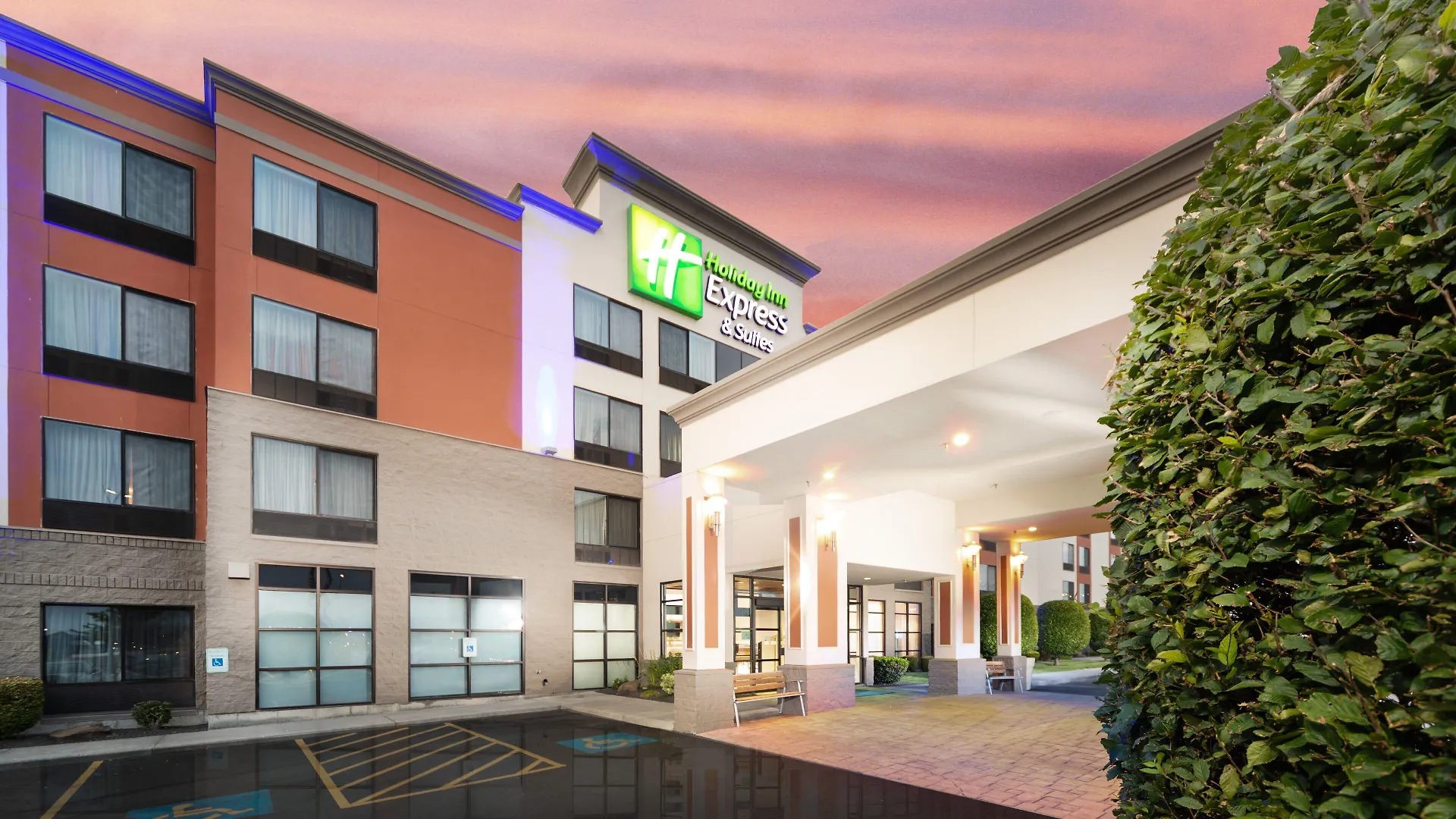 10 Holiday Inn Express Hotels in the Pacific Northwest Worth Booking