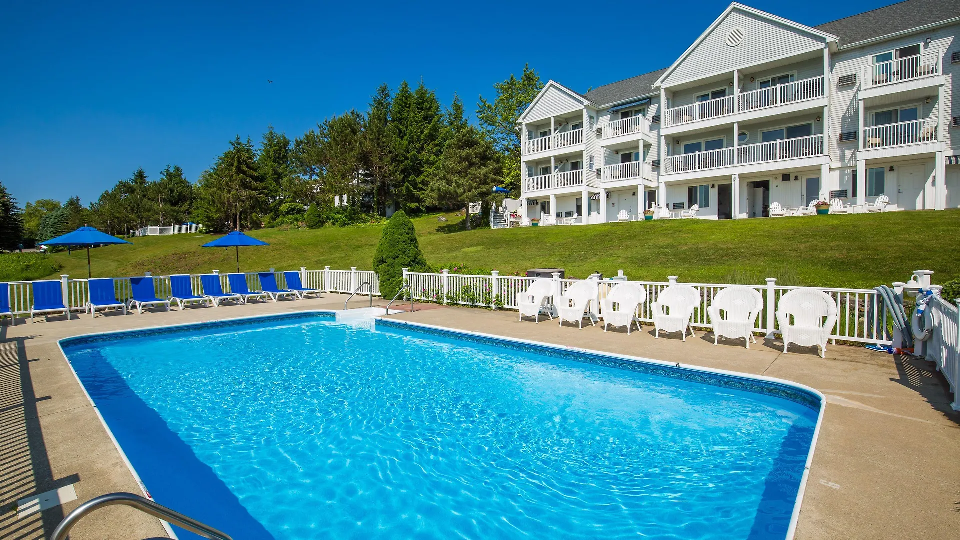 2 Beach Hotels Near Camden Harbor Park for Coastal Access