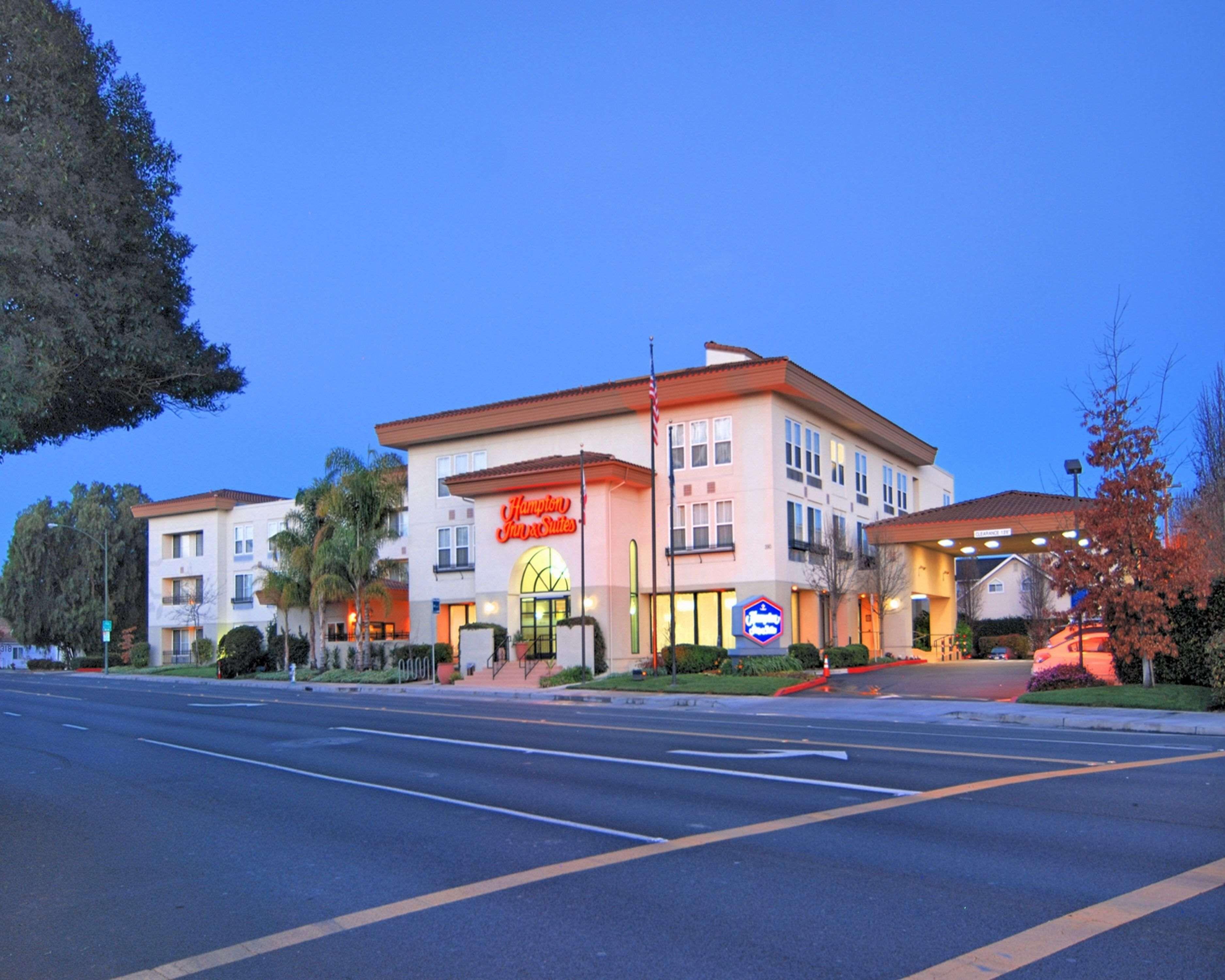 Where to Stay Near Shoreline Amphitheatre: 5 Business Hotels
