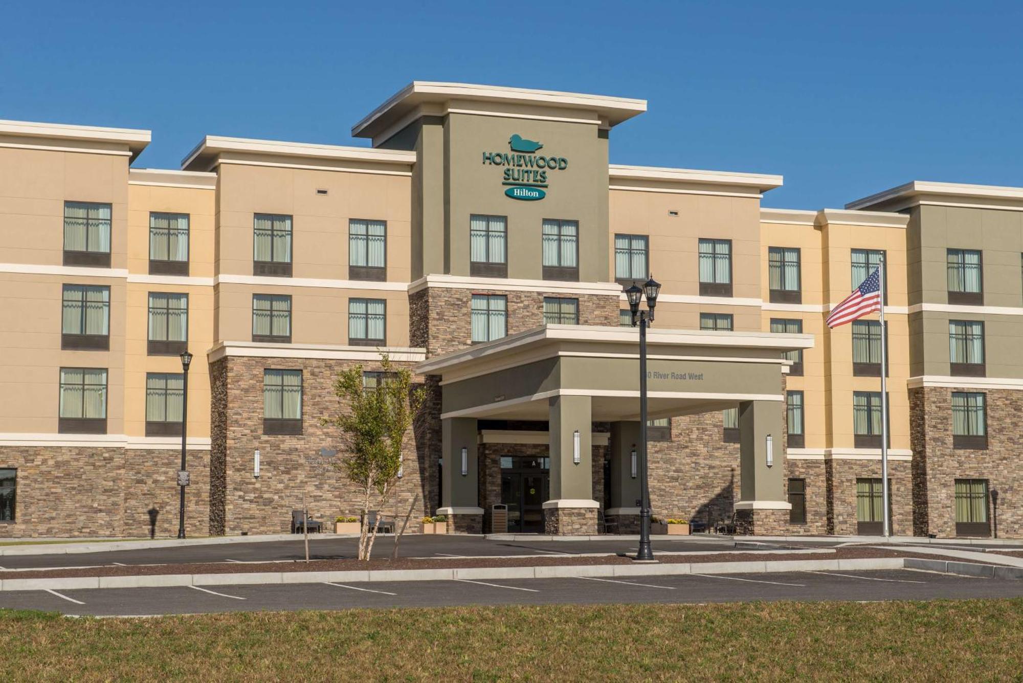 4 Hotels Near Solomon Pond Mall That Deliver Real Value